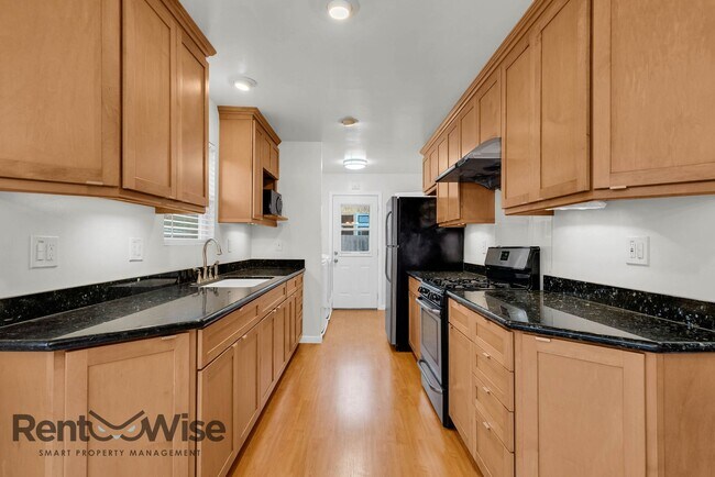 Photo - 2406 Kehoe Ave