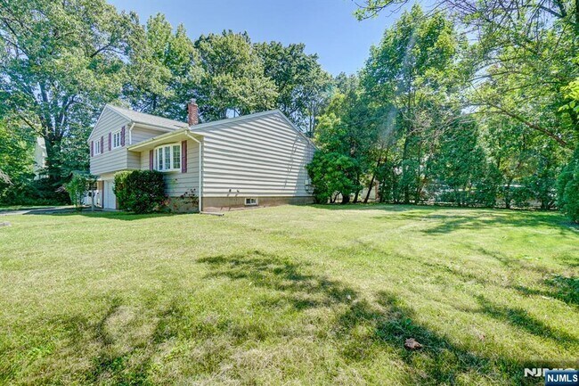 Photo - 167 Middlesex Ave