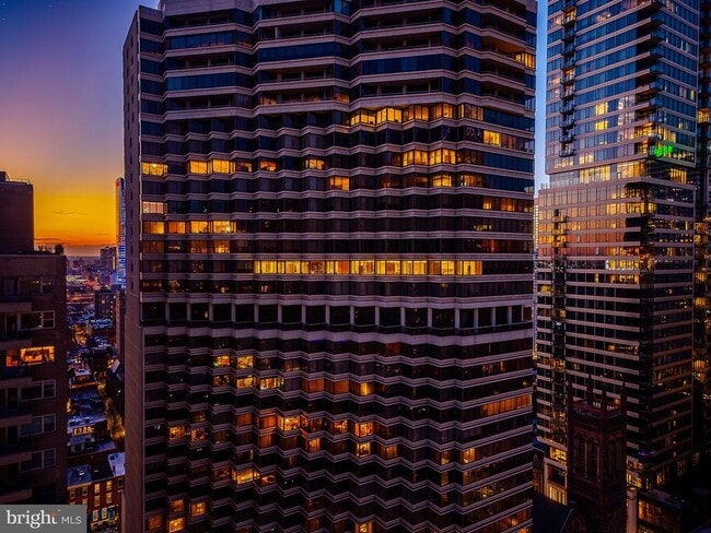 Building Photo - 210 W Rittenhouse Square Unit 2106-2107