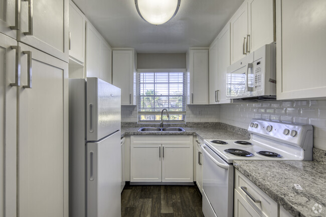 Interior Photo - Heritage at Temple Terrace - One of a kind... Rental