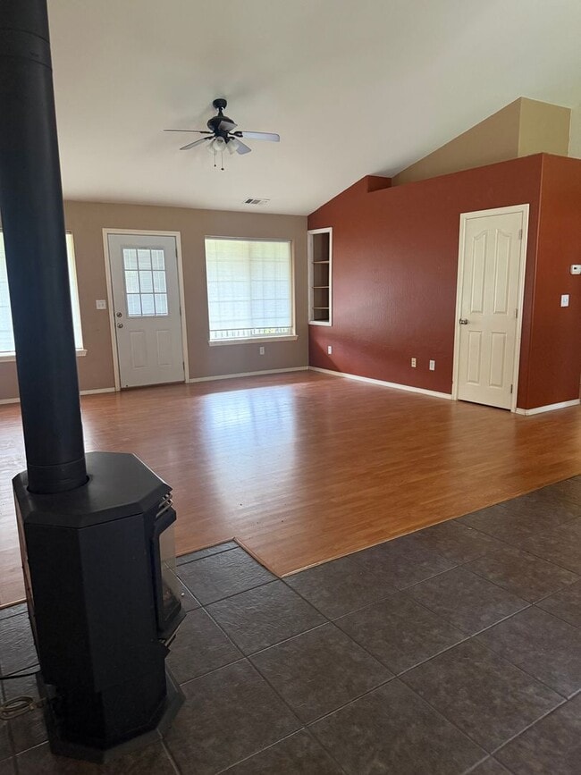 Photo - 3BED2BATH - LARGE FENCED BACK YARD, CENTRAL AC/HEAT, STAINLESS STEEL APPLIANCED, WASHER/DRYER HOOKUP