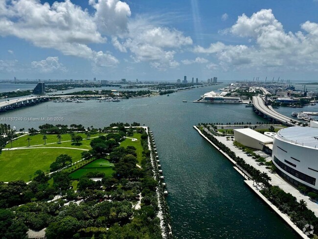 Building Photo - 900 Biscayne Blvd Unit 3503 Rental