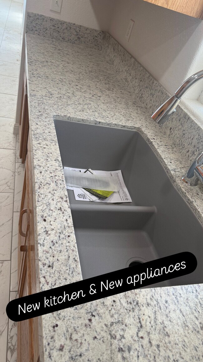 Photo - 327 C St