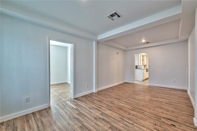 Photo - 130 W Chicago Ave