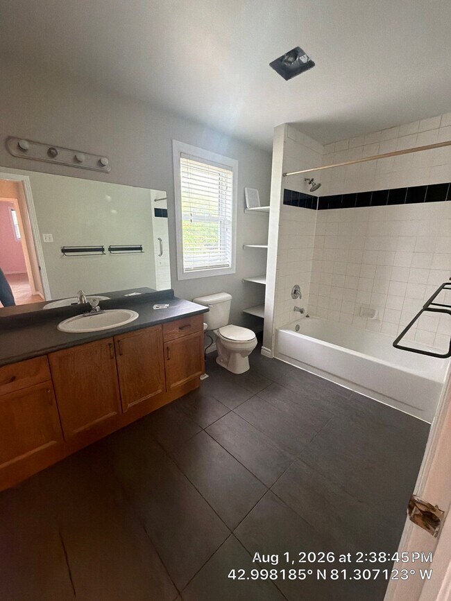 Photo - For Rent – 3 Bedroom Townhome in North London