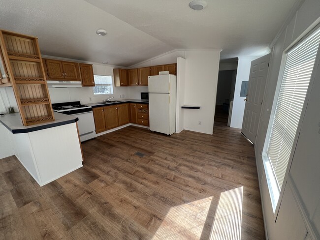 Photo - 8993 Moore Rd