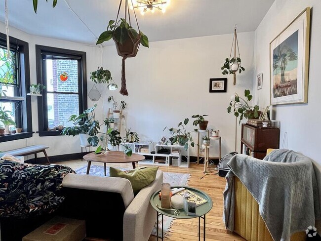 Building Photo - 837 W 33rd St Rental