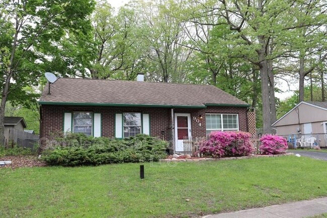Building Photo - 904 Tall Timber Dr