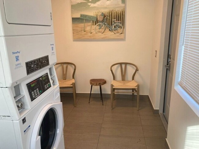 3201 Broadway Unit 16