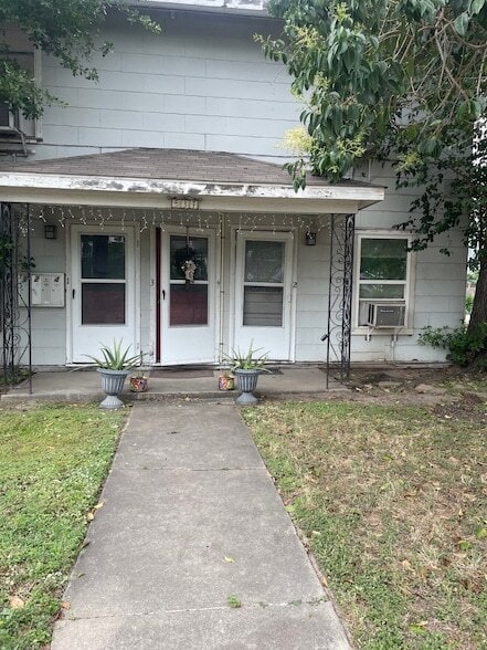 Building Photo - 537 Studewood St Unit 2 Rental