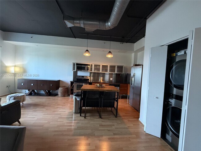 Photo - 10 SW South River Dr Unit 708