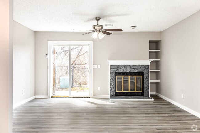 2BR, 1.5BA - 1280SF