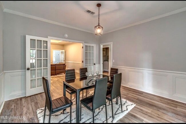 Photo - 206 Comstock Ln