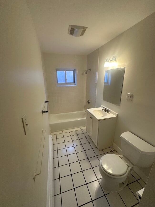 Photo - 61 Selkirk Rd Unit 11