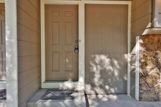 Photo - 2025-2027 N. Rosewood Ct. Unit 2027 N. Rosewood Ct.