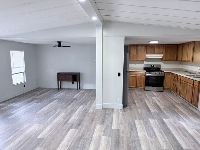 Photo - 20504 Spanish Ln