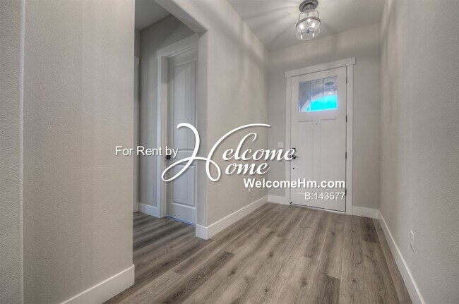 Photo - 262 Commodore Dr