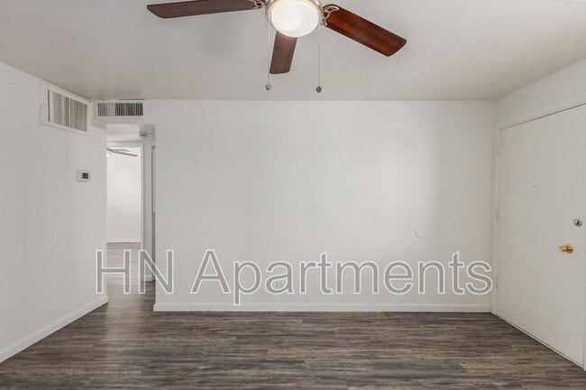 Building Photo - 8639 N 7th St Rental