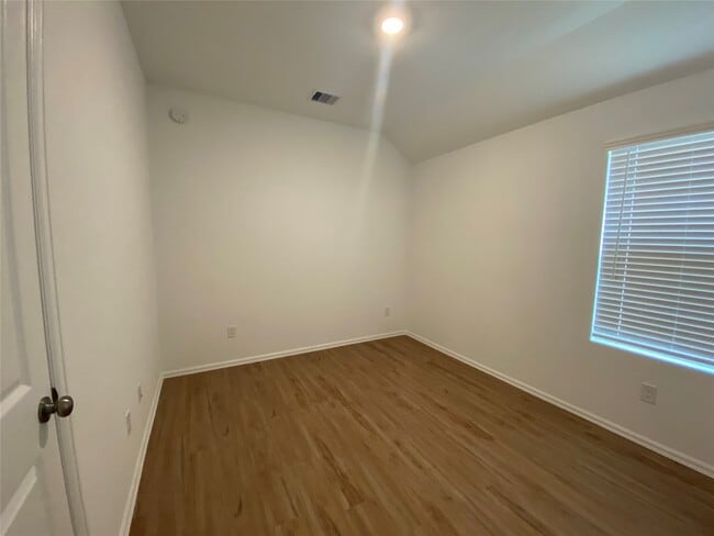 Photo - 2010 Ballesteros St