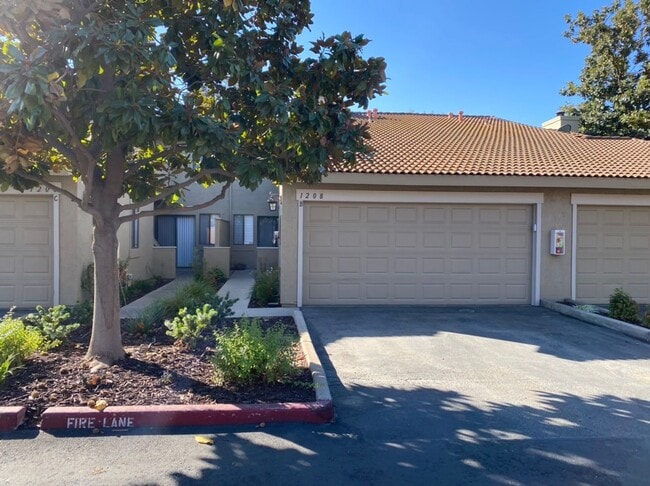 Two bedroom condo in Gated Community with ... - Two bedroom condo in Gated Community with ...