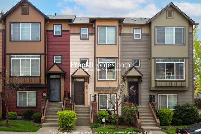 Building Photo - Spacious Three Bedroom Townhome in the Heart of Beaverton!