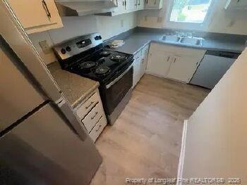 Photo - 421 Kirkcaldy Ct