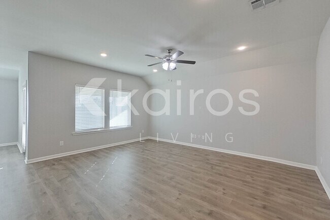 Photo - 418 Mango Dr