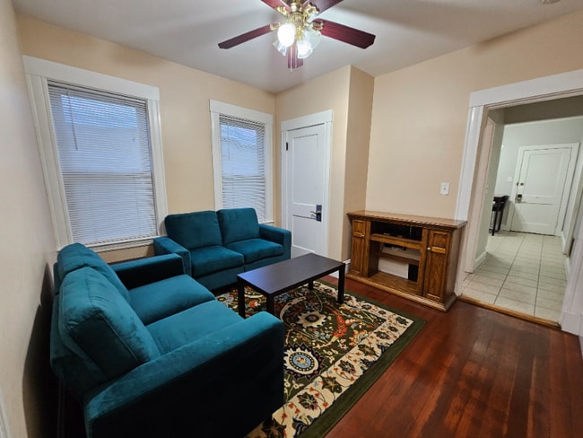 Photo - 15 New Hampshire Ave Unidad #3