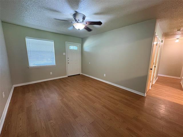 Photo - 334 Linkwood Dr