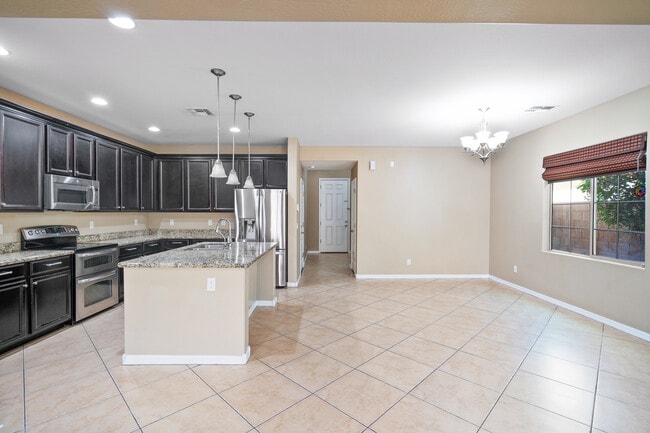 Photo - 906 E Del Rio St