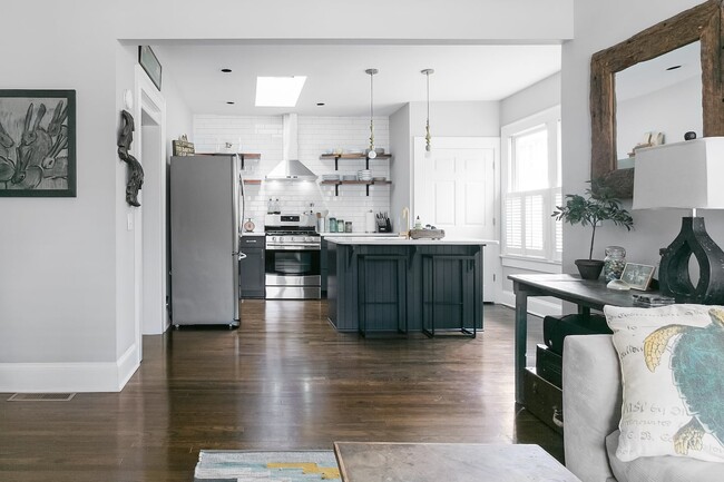 Photo - 1876 DeKalb Ave NE