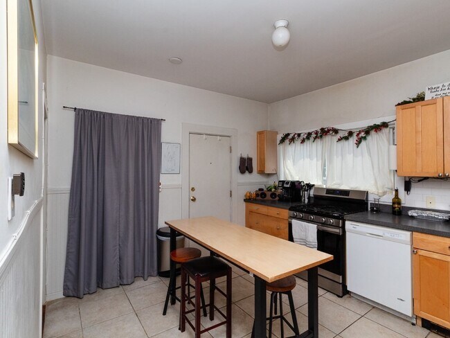 Photo - 338-340 Columbia St Unit 3