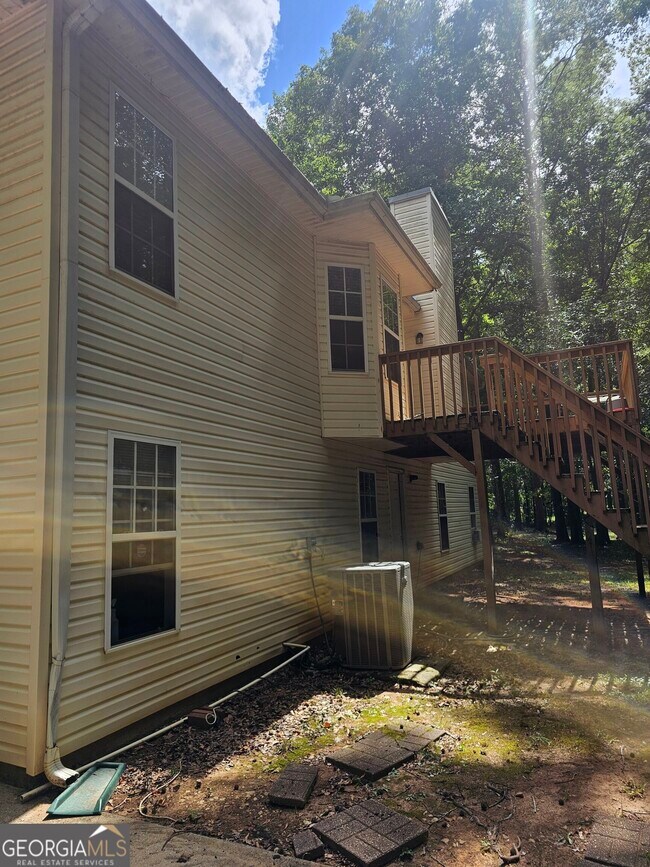 40 Summerwood Ln