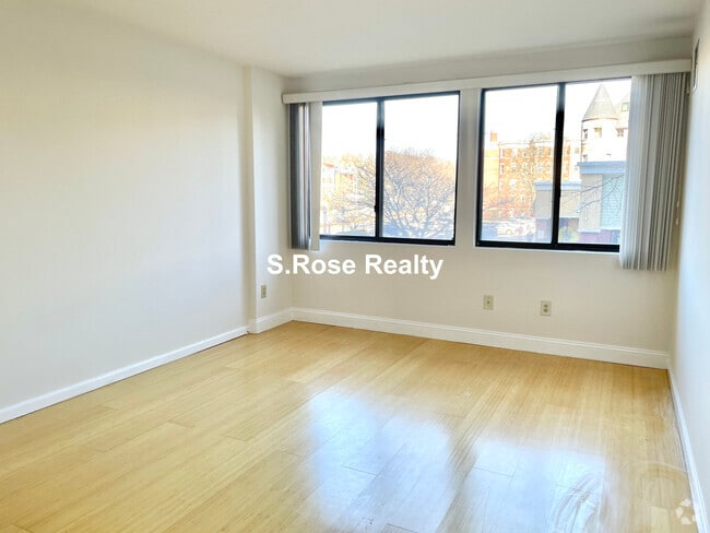 Building Photo - 1731 Beacon St Unit #305 Rental
