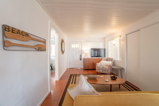 Building Photo - 611 Monterey Blvd Rental