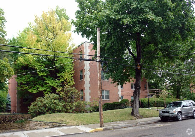 Photo - College Gardens