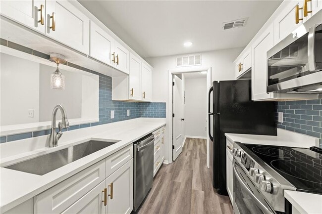 Building Photo - 521 Warm Springs Cir