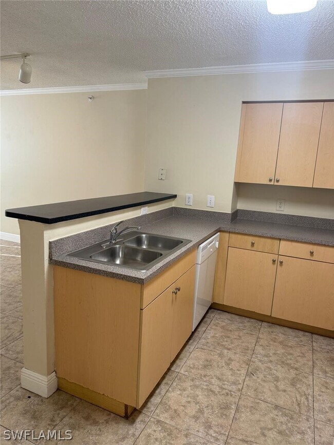 8735 River Homes Lane Unidad 6104