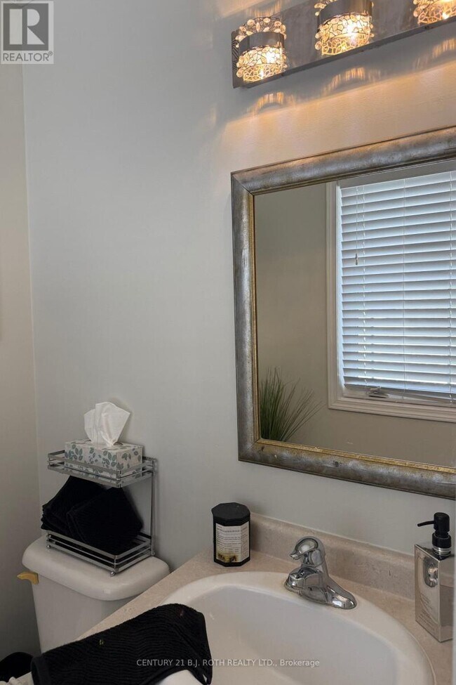 Photo - 175 Stanley St.