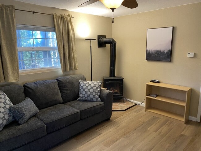 Photo - Doll House in the woods! - Pollock Pines $1375