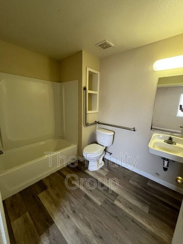 Photo - 198 S B St Unit #3