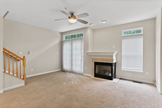 Photo - 570 Eisenhower Dr