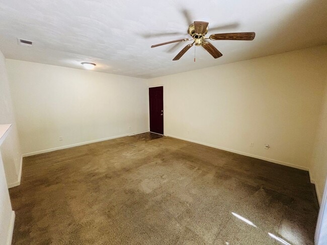 Photo - 400 Berryfield Ln