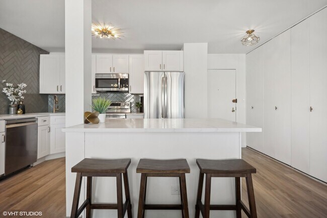 Photo - 5455 N Sheridan Rd Unit 1711
