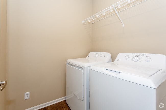 3BR, 2.5BA - 1382 SF