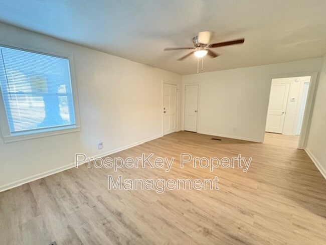 Photo - 3640 Walton St