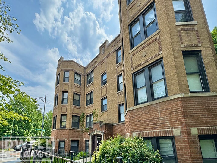 Photo - 4208 N Clark St Unidad 1