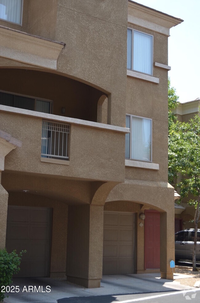 Building Photo - 4644 N 22nd St Rental