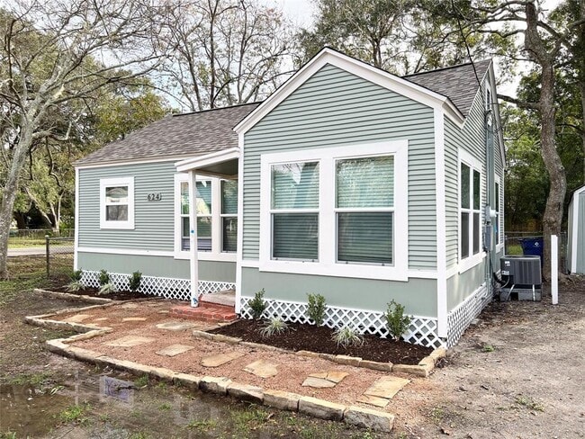 Building Photo - 624 E Magnolia St Rental