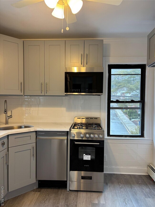 Photo - 225 Lexington Ave